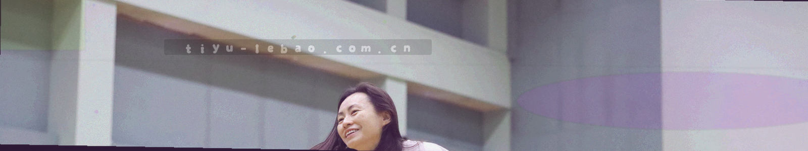 盾牌与光线组成的抽象纹理，象征数据保护
